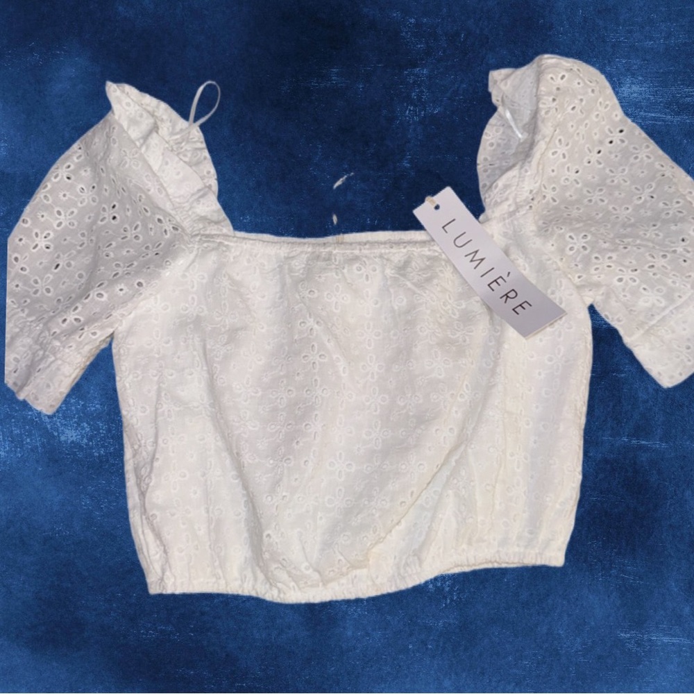 Boutique Brand Lumiere White Eyelet puff sleeve crop top - Small- New